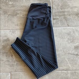 Onzie athletic leggings size XS